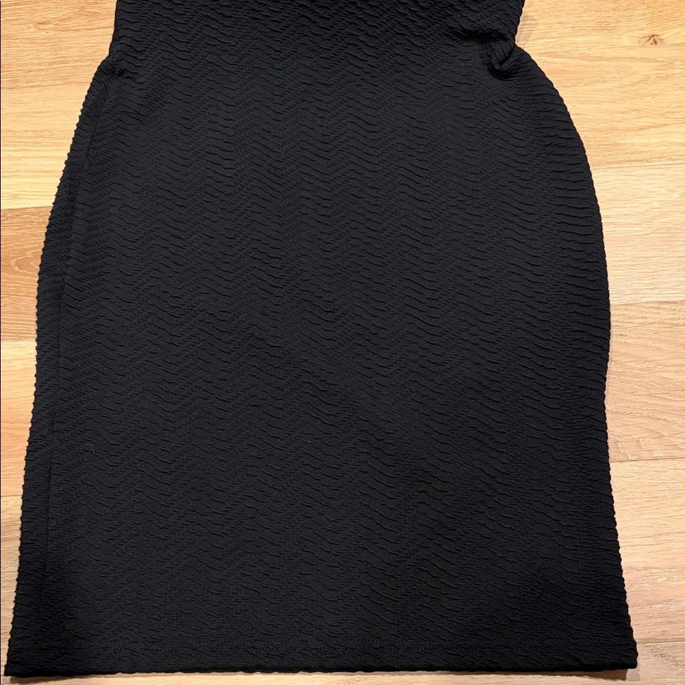 bebe Black Textured Pencil midi Skirt medium nwt‎